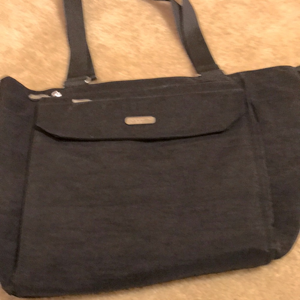 Black Baggallini Avenue Tote